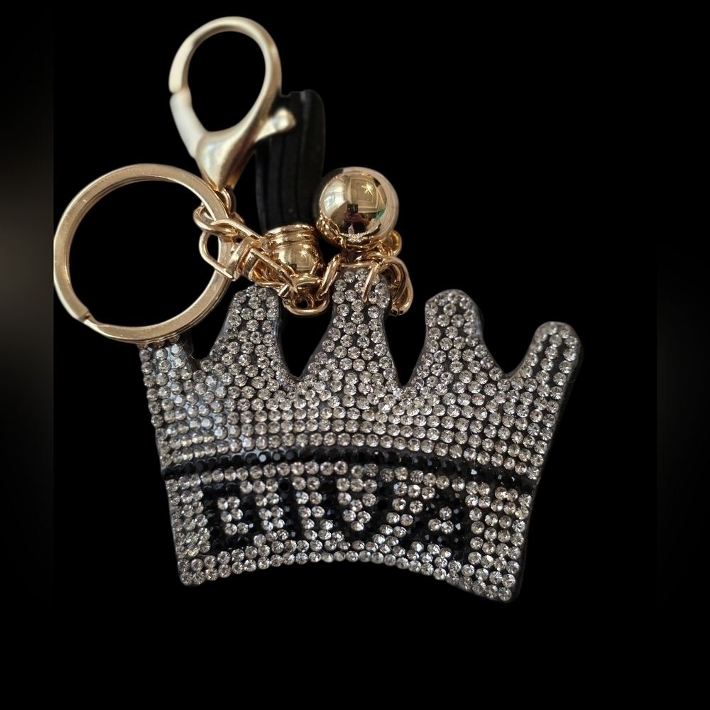 Diva Rhinestone Crown Bag Charm – Sparkly Royal Keychain Accessory